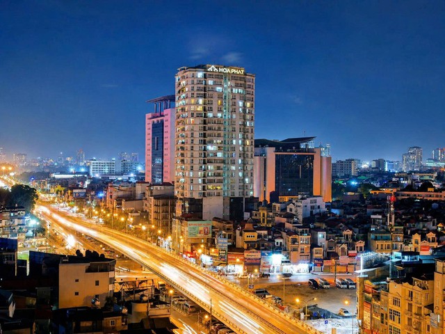 Hơn 20 năm làm bất động sản, tỷ phú Trần Đình Long có 7 khu công nghiệp rộng hơn 2.200 ha, đang làm thêm 9.000 căn nhà ở xã hội ảnh 3 Hơn 20 năm làm bất động sản, tỷ phú Trần Đình Long có 7 khu công nghiệp rộng hơn 2.200 ha, đang làm thêm 9.000 căn nhà ở xã hội - Ảnh 3.
