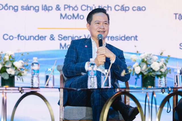 MoMo học Elon Musk để chữa cơn bội thực AI ảnh 1 MoMo học Elon Musk để chữa cơn bội thực AI - Ảnh 1.