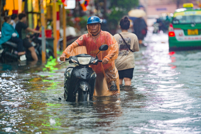 Chống ngập TP . HCM năm 2026: Giải pháp Từ Chuyên gia cho 159 điểm ngập đô thị - Ảnh 2. Chống ngập TP . HCM năm 2026: Giải pháp Từ Chuyên gia cho 159 điểm ngập đô thị - Ảnh 2.