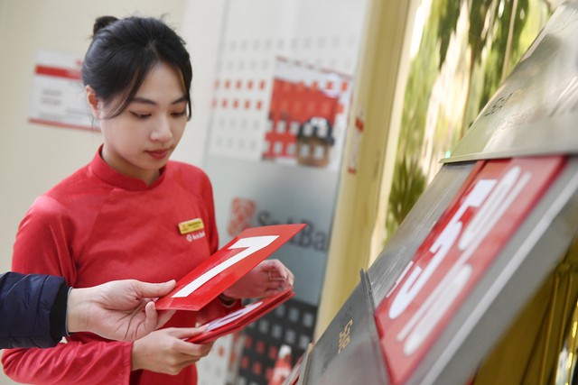 Nóng: NHNN yêu cầu giảm lãi suất tiết kiệm tối thiểu 0,5%/năm, giảm lãi vay 1,5-2%/năm ảnh 1 Nóng: NHNN yêu cầu ngân hàng giảm lãi suất tiết kiệm tối thiểu 0,5%/năm, giảm lãi vay 1,5-2%/năm - Ảnh 1.