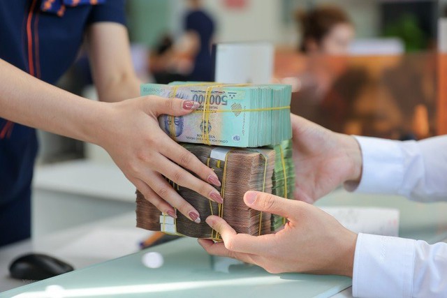 TS Cấn Văn Lực: Doanh nghiệp không thể cứ cần vốn là nghĩ ngay đến ngân hàng ảnh 2 TS Cấn Văn Lực: Doanh nghiệp không thể cứ cần vốn là nghĩ ngay đến ngân hàng - Ảnh 2.