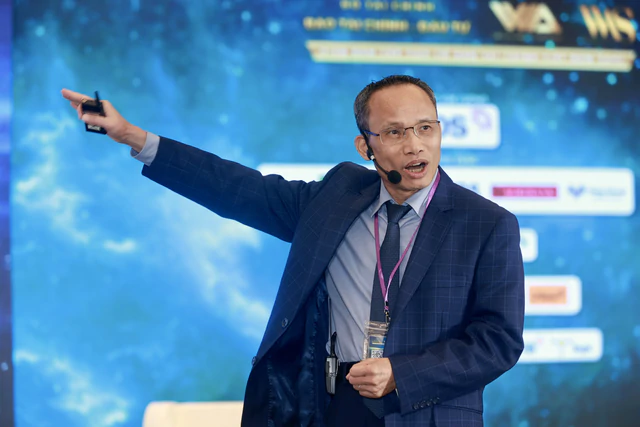 TS Cấn Văn Lực: Doanh nghiệp không thể cứ cần vốn là nghĩ ngay đến ngân hàng ảnh 1 TS Cấn Văn Lực: Doanh nghiệp không thể cứ cần vốn là nghĩ ngay đến ngân hàng - Ảnh 1.