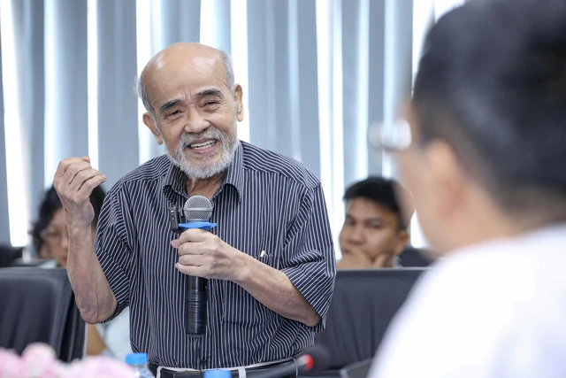 GS Đặng Hùng Võ: Tái thiết Vĩnh Hưng không chỉ là xây nhà, làm đường mà phải giải bài toán tạo ra tiền từ đô thị hóa ảnh 1 GS Đặng Hùng Võ: Tái thiết Vĩnh Hưng không chỉ là xây nhà, làm đường mà phải giải bài toán tạo ra tiền từ đô thị hóa - Ảnh 1.