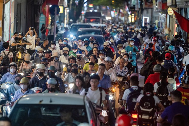 Lãnh đạo phường Vĩnh Hưng nói gì về kế hoạch tái thiết đô thị 447ha? ảnh 1 Lãnh đạo phường Vĩnh Hưng nói gì về kế hoạch tái thiết đô thị 447ha giữa giữa những bất cập hạ tầng? - Ảnh 1.
