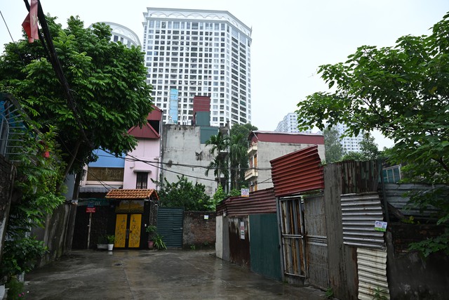 Vĩnh Hưng trước cuộc tái thiết: Kề những khu đô thị triệu đô, đường vẫn chật hẹp cứ mưa là ngập ảnh 3 Vĩnh Hưng trước cuộc tái thiết: Kề những khu đô thị triệu đô, đường vẫn chật hẹp cứ mưa là ngập - Ảnh 3.