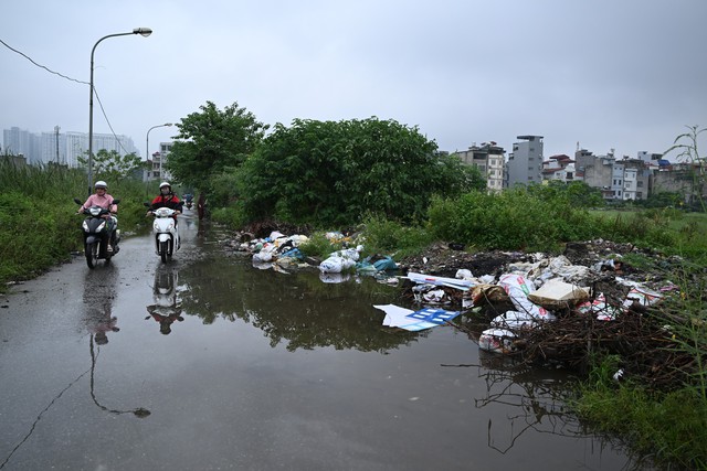 Vĩnh Hưng trước cuộc tái thiết: Kề những khu đô thị triệu đô, đường vẫn chật hẹp cứ mưa là ngập ảnh 9 Vĩnh Hưng trước cuộc tái thiết: Kề những khu đô thị triệu đô, đường vẫn chật hẹp cứ mưa là ngập - Ảnh 9.