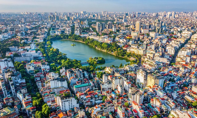 PGS.TS Trần Đình Thiên: Hà Nội cần những doanh nghiệp đủ sức đi đầu, dẫn dắt cả nước ảnh 1 PGS.TS Trần Đình Thiên: Hà Nội cần những doanh nghiệp đủ sức đi đầu, dẫn dắt cả nước - Ảnh 1.